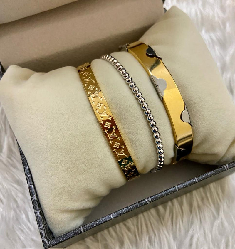 Pack Of 3 Bracelets Model 2-01