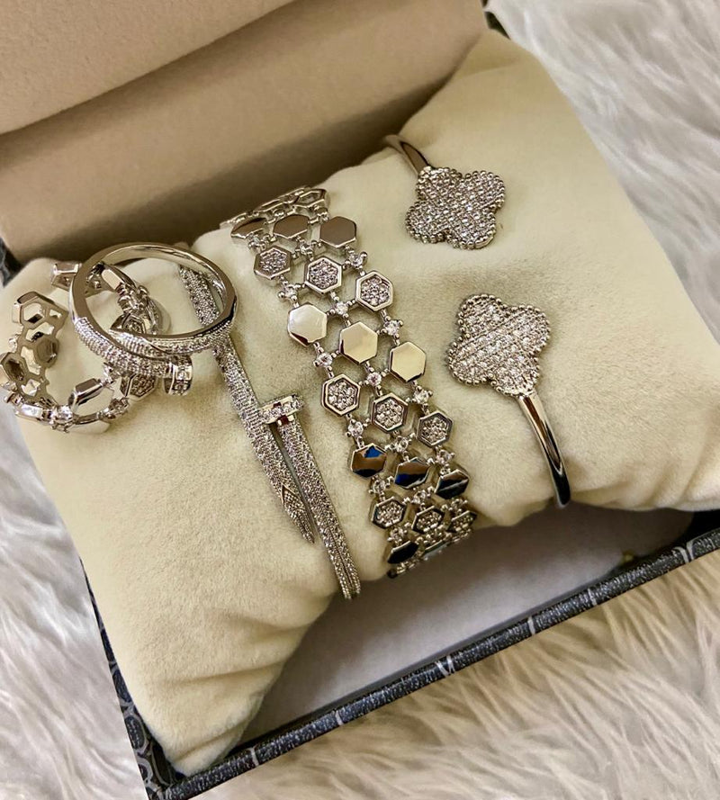 Pack Of 3 Bracelets Model 2-04